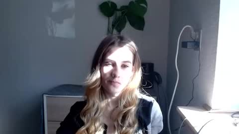 Snapshot of cyntianatural chatting on 03/06/25, 10:30 CyntiaNatural online show from 03/06/25, 10:30