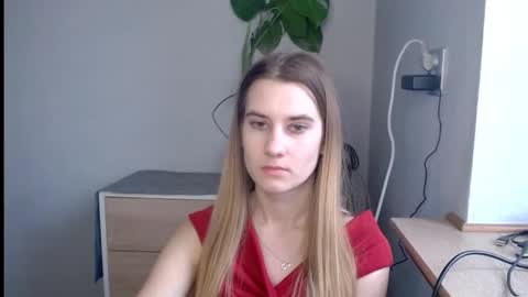 Snapshot of cyntianatural chatting on 03/11/25, 07:37 CyntiaNatural online show from 03/11/25, 07:37