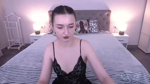 Snapshot of cyrenaluxe chatting on 06/13/26, 12:36 Cyrena online show from 06/13/26, 12:36