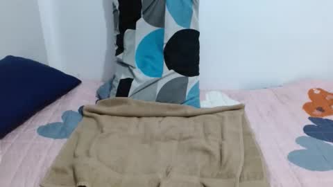 Snapshot of czarina69 chatting on 11/16/25, 01:33 czarina69 online show from 11/16/25, 01:33