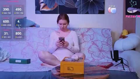 Snapshot of d0nna_ chatting on 09/28/25, 07:30 Donna online show from 09/28/25, 07:30