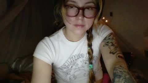 Snapshot of d3lightfully chatting on 07/29/26, 07:06 d3lightfully online show from 07/29/26, 07:06