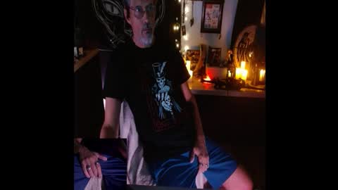 Snapshot of d_j_strokes chatting on 11/05/25, 03:06 Dave online show from 11/05/25, 03:06
