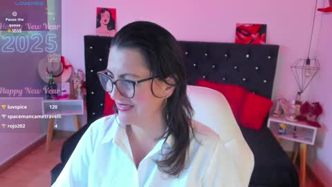 Snapshot of d_martii chatting on 01/05/25, 06:56 Mia online show from 01/05/25, 06:56