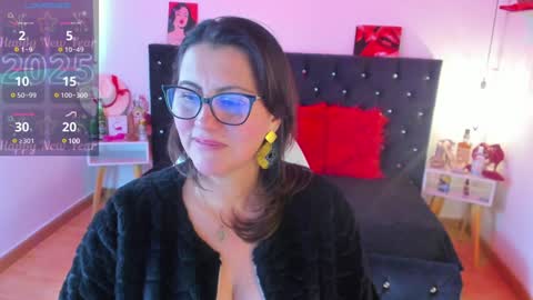Snapshot of d_martii chatting on 01/06/25, 06:41 Mia online show from 01/06/25, 06:41