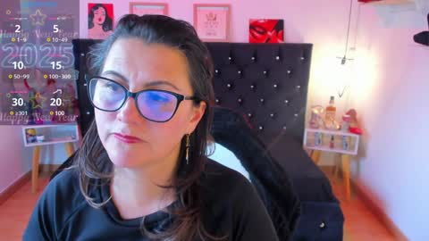 Snapshot of d_martii chatting on 01/07/25, 08:52 Mia online show from 01/07/25, 08:52