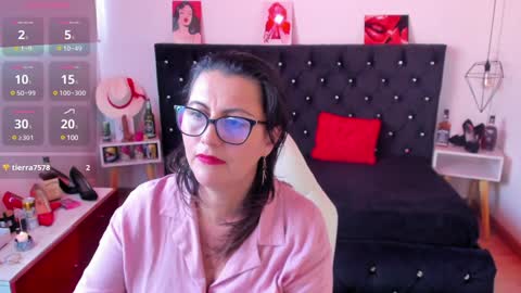 Snapshot of d_martii chatting on 01/15/25, 02:46 Mia online show from 01/15/25, 02:46