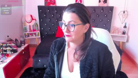 Snapshot of d_martii chatting on 01/17/25, 02:39 Mia online show from 01/17/25, 02:39