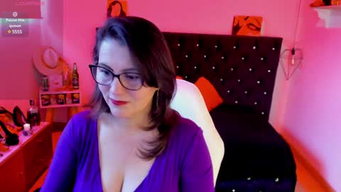 Snapshot of d_martii chatting on 01/26/25, 11:50 Mia online show from 01/26/25, 11:50