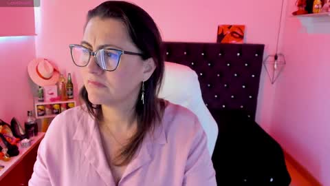 Snapshot of d_martii chatting on 01/27/25, 08:49 Mia online show from 01/27/25, 08:49
