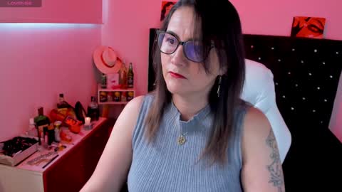 Snapshot of d_martii chatting on 01/28/25, 12:00 Mia online show from 01/28/25, 12:00