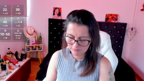 Snapshot of d_martii chatting on 01/28/25, 06:07 Mia online show from 01/28/25, 06:07