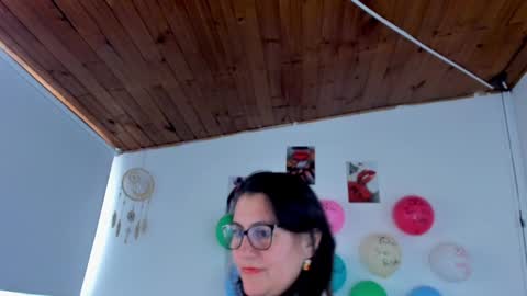 Snapshot of d_martii chatting on 02/01/25, 08:26 Mia online show from 02/01/25, 08:26