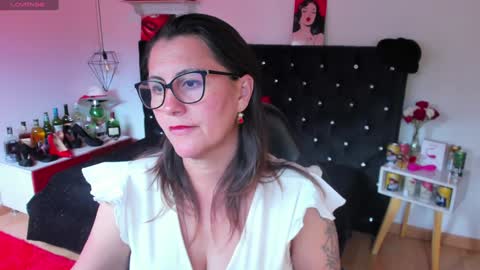 Snapshot of d_martii chatting on 02/07/25, 03:30 Mia online show from 02/07/25, 03:30