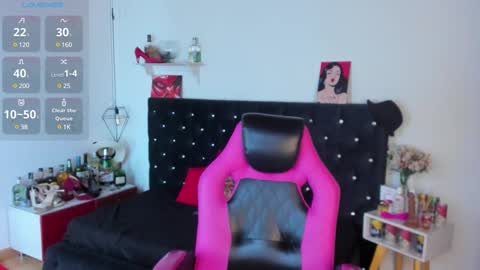 Snapshot of d_martii chatting on 02/22/25, 11:13 Mia online show from 02/22/25, 11:13