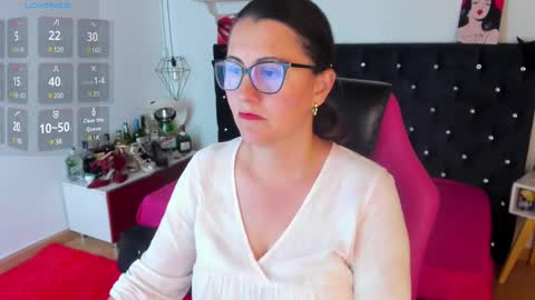 Snapshot of d_martii chatting on 03/04/25, 03:48 Mia online show from 03/04/25, 03:48