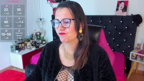 Snapshot of d_martii chatting on 03/05/25, 12:33 Mia online show from 03/05/25, 12:33