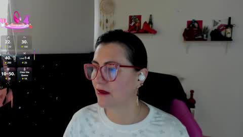 Mia  online show from 09/19/25, 12:06