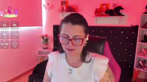 Mia  online show from 10/02/25, 01:40