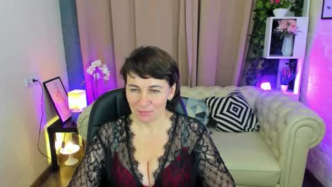 Snapshot of daaamnmature chatting on 10/22/25, 07:41 Demi online show from 10/22/25, 07:41