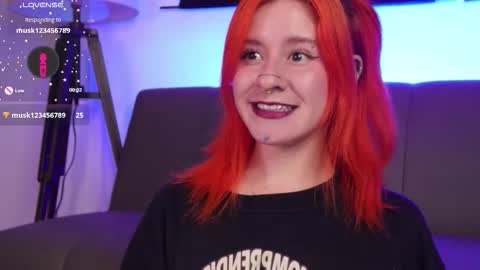 Snapshot of daarlene chatting on 10/11/25, 10:25 Darlene online show from 10/11/25, 10:25