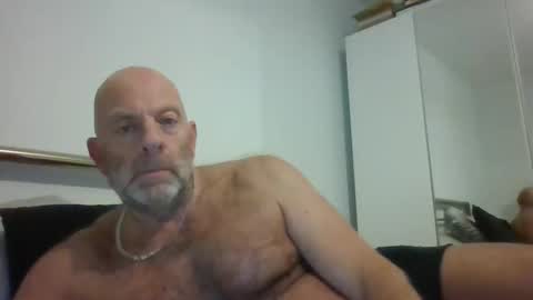 Snapshot of dab2912 chatting on 11/18/25, 07:51 dab2912 online show from 11/18/25, 07:51
