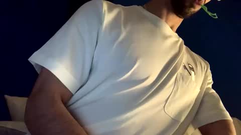 Snapshot of dabeibe chatting on 11/29/25, 06:27 Jewbb online show from 11/29/25, 06:27