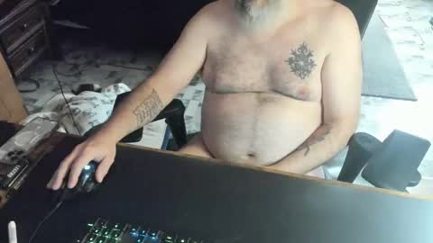 Snapshot of dadbodfatrod chatting on 12/14/25, 10:36 Daddy online show from 12/14/25, 10:36