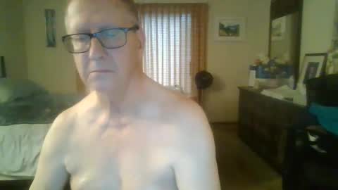 daddddy2023 online show from 01/07/25, 08:21