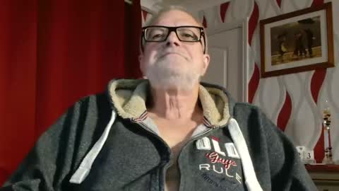 Brian ... online show from 10/23/25, 08:07