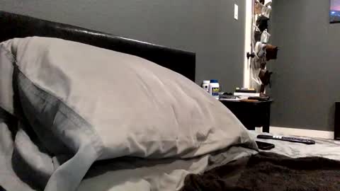 Snapshot of daddy_dominick chatting on 10/27/25, 08:46 Dom online show from 10/27/25, 08:46