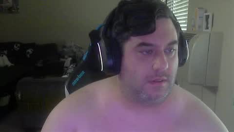 Snapshot of daddybody4u chatting on 10/26/25, 05:41 daddybody4u online show from 10/26/25, 05:41