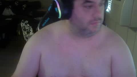 Snapshot of daddybody4u chatting on 10/28/25, 06:54 daddybody4u online show from 10/28/25, 06:54