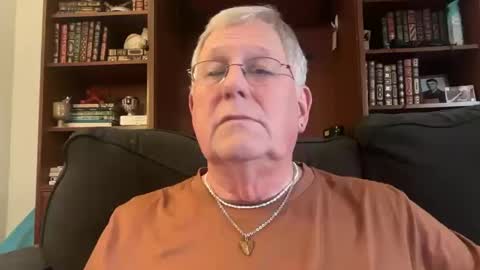 Snapshot of daddycok4 chatting on 10/19/25, 01:39 DaddyCok4 online show from 10/19/25, 01:39