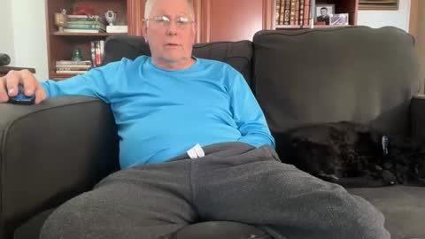 Snapshot of daddycok4 chatting on 11/12/25, 05:02 DaddyCok4 online show from 11/12/25, 05:02