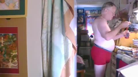 Snapshot of daddycubbyhubby chatting on 10/05/25, 10:18 Daddy online show from 10/05/25, 10:18