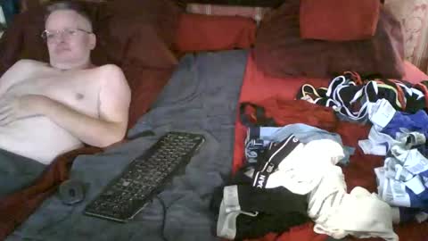 Snapshot of daddycubbyhubby chatting on 10/19/25, 11:27 Daddy online show from 10/19/25, 11:27
