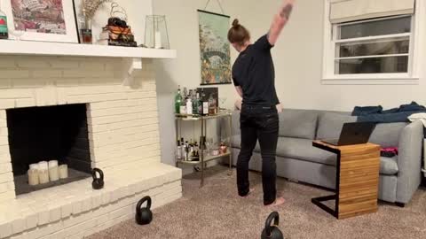 Snapshot of daddydaydrinkz chatting on 12/31/24, 05:22 DaddydayDrinkz online show from 12/31/24, 05:22