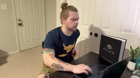 Snapshot of daddydaydrinkz chatting on 03/01/25, 06:35 DaddydayDrinkz online show from 03/01/25, 06:35