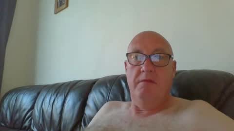 daddyhere4uall8 online show from 08/04/26, 05:43