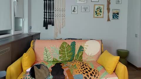 Zoe online show from 10/04/25, 07:23