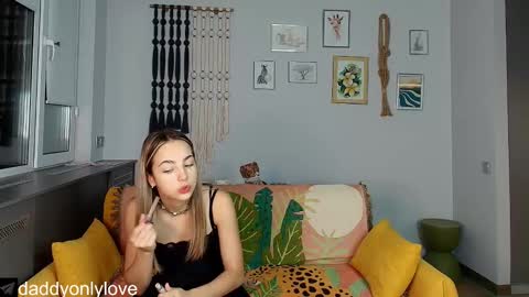 Zoe online show from 10/06/25, 08:17