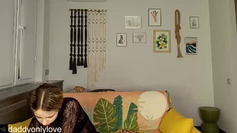 Zoe online show from 10/15/25, 06:08