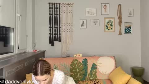 Zoe online show from 10/21/25, 07:58