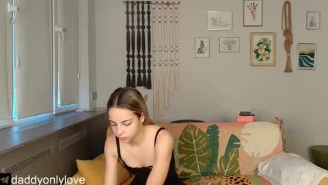 Zoe online show from 10/26/25, 10:04