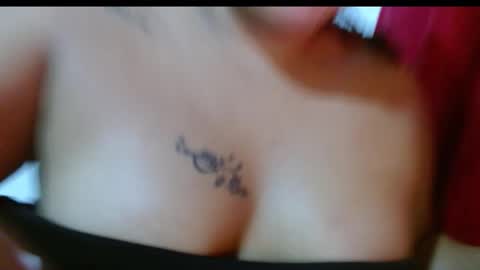 Thalya online show from 10/31/25, 03:07