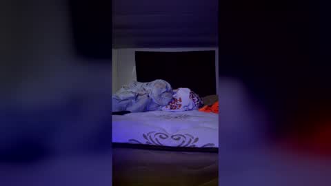 Snapshot of daddyshytbyrd chatting on 01/13/26, 01:33 Daddyshytbyrd online show from 01/13/26, 01:33