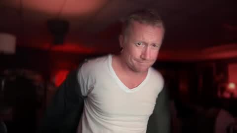 Snapshot of daemon456321 chatting on 10/28/25, 02:37 daemon online show from 10/28/25, 02:37