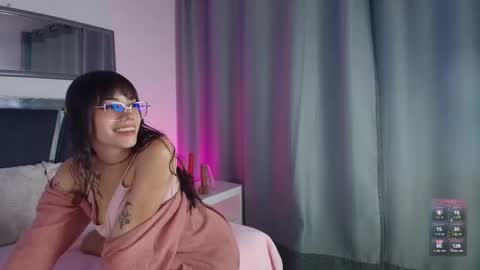 daenerys_cat online show from 10/14/25, 01:12