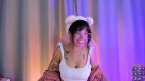 daenerys_cat online show from 10/20/25, 01:11